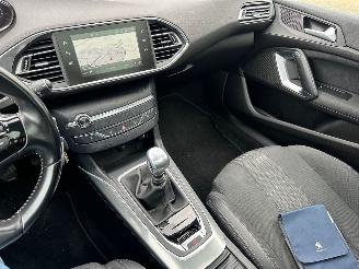 Peugeot 308 1.2 PureTech Blue Lease Premium picture 10