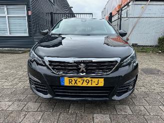 Peugeot 308 1.2 PureTech Blue Lease Premium picture 2
