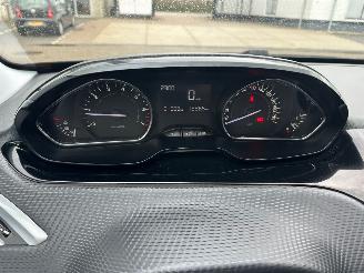 Peugeot 2008 1.2 PureTech Access picture 10