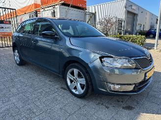 uszkodzony samochody osobowe Skoda Rapid 1.2 TSI Greentech Style Edition 2016/6