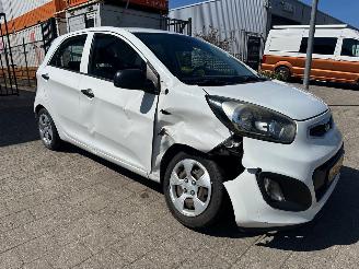 Unfallwagen Kia Picanto 1.2 CVVT ISG Airco 2013/2