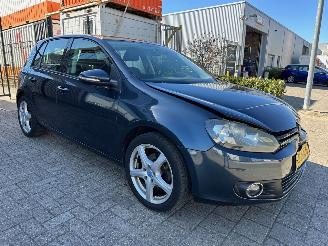 damaged passenger cars Volkswagen Golf 1.2 TSI Trendline BlueMotion Automaat 2010/8