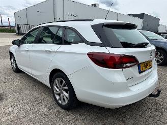 Opel Astra ST 1.2 Edition picture 5