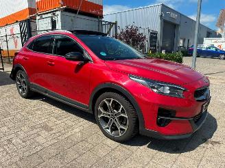 krockskadad bil auto Kia Xceed 1.6 T-GDi ExecutiveLine Automaat 2020/3