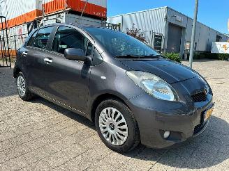damaged passenger cars Toyota Yaris 1.3 VVTi Aspiration 2010/9