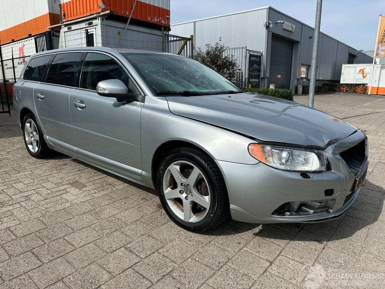 Volvo V-70 2.5T Automaat Summum