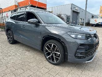 Schadeauto Volkswagen Tayron 1.5 eTSI R-Line Edition 7p 2025/6