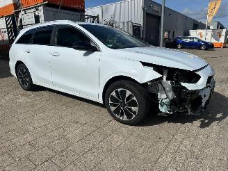 Vaurioauto  passenger cars Kia Ceed 1.0 T-GDi Design Edition 2025/11