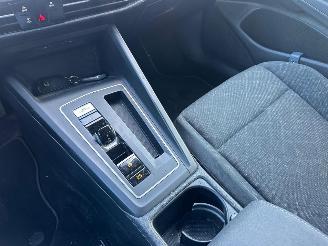 Volkswagen Golf 1.0 eTSI Life picture 12
