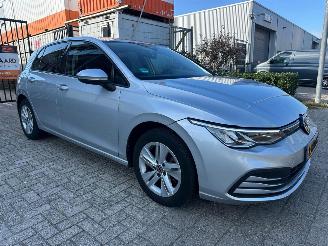 skadebil auto Volkswagen Golf 1.0 eTSI Life 2021/1