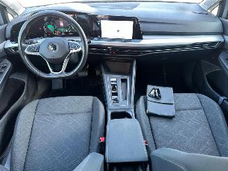 Volkswagen Golf 1.0 eTSI Life picture 17