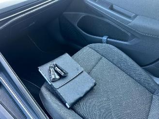 Volkswagen Golf 1.0 eTSI Life picture 15