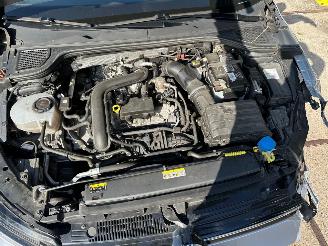 Volkswagen Golf 1.0 eTSI Life picture 3