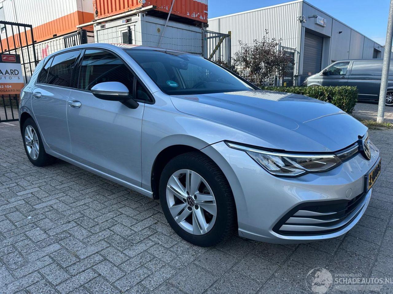 Volkswagen Golf 1.0 eTSI Life