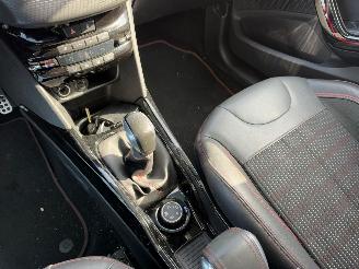 Peugeot 2008 1.2 PureTech GT-line picture 11