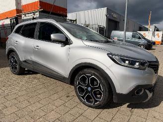 Vaurioauto  passenger cars Renault Kadjar 1.2 TCe Bose Automaat 2018/4