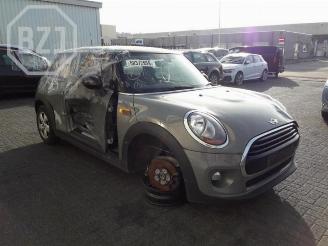 Mini Mini Mini (F56), Hatchback 3-drs, 2013 1.5 12V Cooper D picture 2
