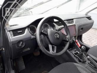 Skoda Octavia Octavia Combi (5EAC), Combi 5-drs, 2012 / 2020 1.6 TDI 16V picture 5