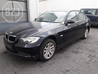 Vrakbiler auto BMW 3-serie 3 serie (E90), Sedan, 2005 / 2011 318i 16V 2009