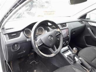 Skoda Octavia Octavia Combi (5EAC), Combi 5-drs, 2012 / 2020 1.6 TDI 16V picture 5