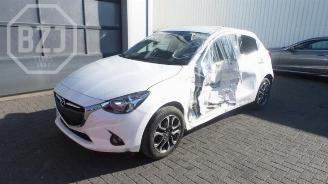 uszkodzony samochody osobowe Mazda 2 2 (DJ/DL), Hatchback, 2014 1.5 SkyActiv-G 75 2016