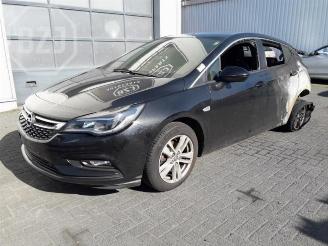 Coche siniestrado Opel Astra Astra K, Hatchback 5-drs, 2015 / 2022 1.4 Turbo 16V 2017/0