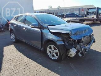 Volvo V-40 V40 (MV), Hatchback 5-drs, 2012 / 2019 2.0 D2 16V picture 2