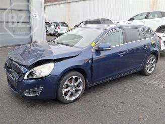 Damaged car Volvo V-60 V60 I (FW/GW), Combi, 2010 / 2018 1.6 DRIVe 2013