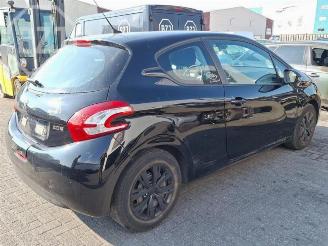 Peugeot 208 208 I (CA/CC/CK/CL), Hatchback, 2012 / 2019 1.2 Vti 12V PureTech 82 picture 3