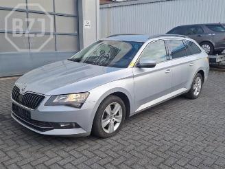 Sloopauto Skoda Superb Superb Combi (3V5), Combi, 2015 / 2024 2.0 TDI 2017