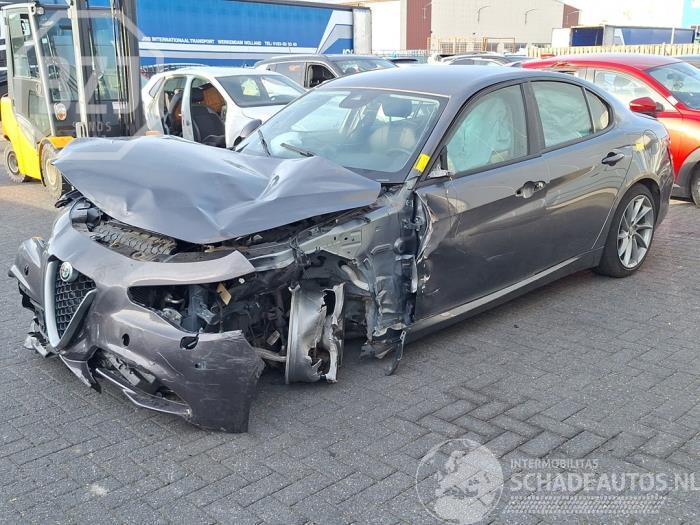 Alfa Romeo Giulia Giulia (952), Sedan, 2015 2.0 T 16V