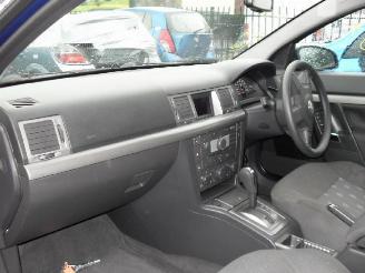 Opel Vectra 2.2 16v automaat picture 4