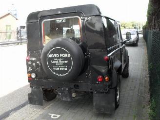 Land Rover Defender 9 picture 4