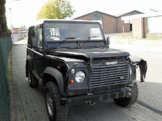 Land Rover Defender 9 picture 1