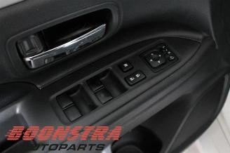 Mitsubishi Outlander 2.0 16V PHEV 4x4 SUV  Elektrisch Benzine 1.998cc 89kW (121pk) 4x4 2012-12 (GGP2) 4B11 picture 17
