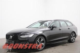 Salvage car Volvo V-90 V90 II (PW), Combi, 2016 2.0 B4 Mild Hybrid 2021/5