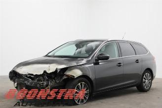 Voiture accidenté Peugeot 308 308 SW (L4/L9/LC/LJ/LR), Combi 5-drs, 2014 / 2021 1.2 12V e-THP PureTech 130 2021/3