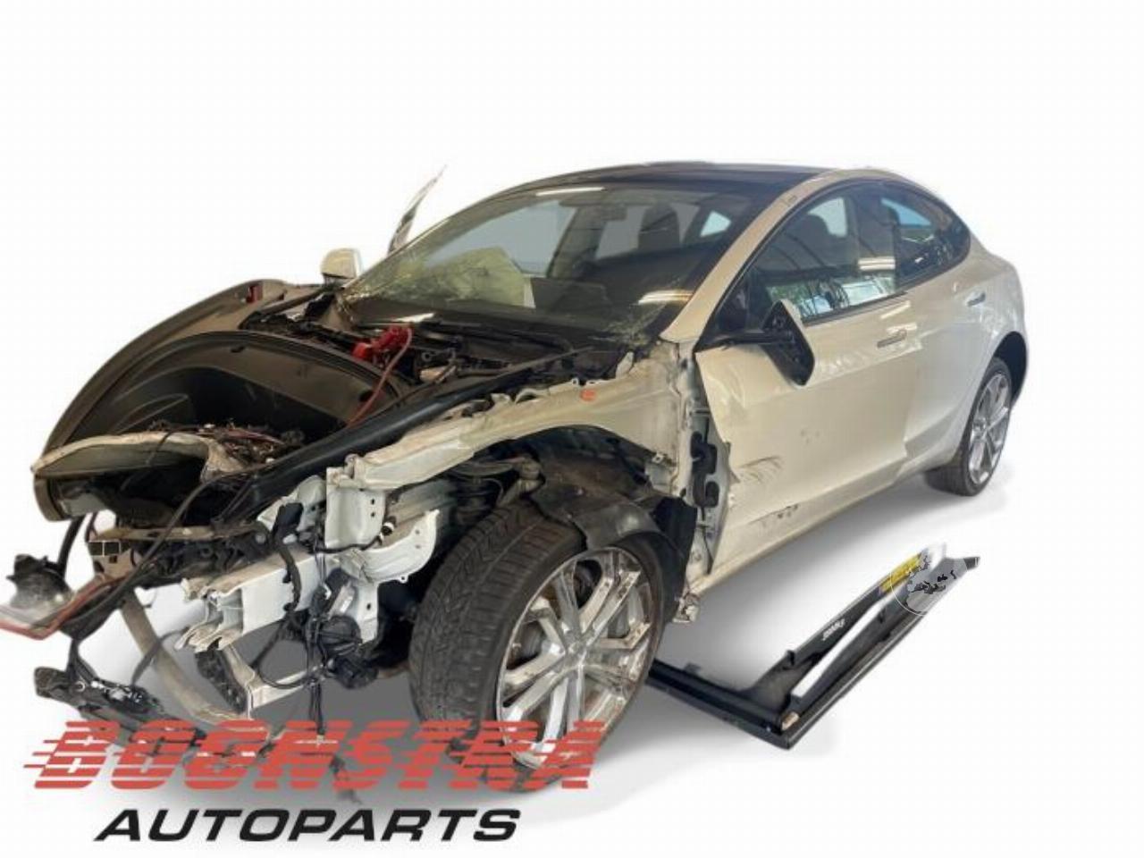 Tesla Model 3 Model 3, Sedan, 2017 Long Range AWD 75 kWh