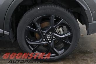 Toyota C-HR C-HR (X1,X5), SUV, 2016 1.8 16V Hybrid picture 13