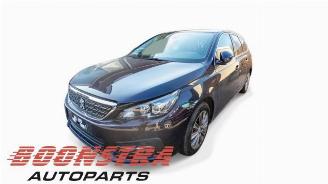 Salvage car Peugeot 308 308 SW (L4/L9/LC/LJ/LR), Combi 5-drs, 2014 / 2021 1.2 12V e-THP PureTech 110 2020/7