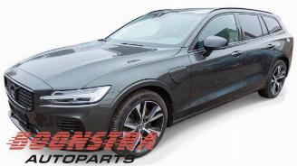 Coche siniestrado Volvo V-60 V60 II (ZW), Combi, 2018 2.0 T6 16V Twin Engine 2021/5