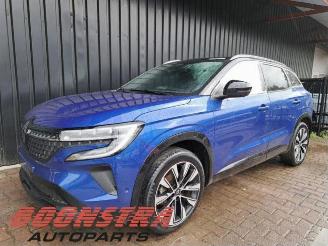 Salvage car Renault Austral 1.2 Mild Hybrid Advanced 130 2023/6