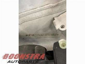 Volkswagen Up! Up! (121), Hatchback, 2011 1.0 12V 60 picture 27