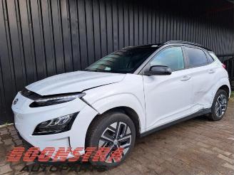 Coche siniestrado Hyundai Kona Kona (OS), SUV, 2017 / 2023 64 kWh 2022/2