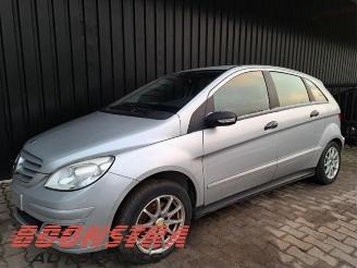 Coche siniestrado Mercedes B-klasse B (W245), Hatchback, 2005 / 2011 2.0 B-180 CDI 16V 2006/9