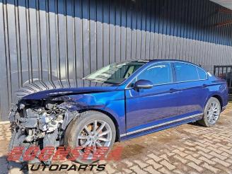 damaged passenger cars Volkswagen Passat Passat (3G2), Sedan, 2014 / 2024 2.0 TSI 16V 2018/7