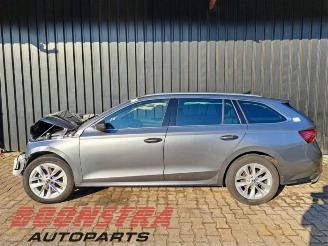 Skoda Octavia Octavia Combi (NXAC), Combi 5-drs, 2019 1.0 TSI e-TEC 12V picture 6