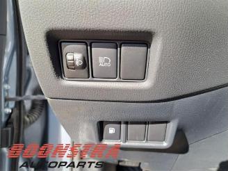 Toyota C-HR C-HR (X1,X5), SUV, 2016 1.8 16V Hybrid picture 17