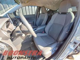 Toyota C-HR C-HR (X1,X5), SUV, 2016 1.8 16V Hybrid picture 7