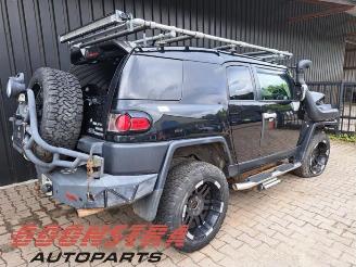 Toyota FJ Cruiser FJ Cruiser (GSJ15), SUV, 2005 / 2018 4.0 V6 24V Dual VVTi picture 4